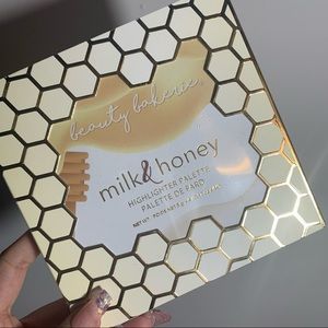 Beauty Bakerie milk & honey highlighter palette
